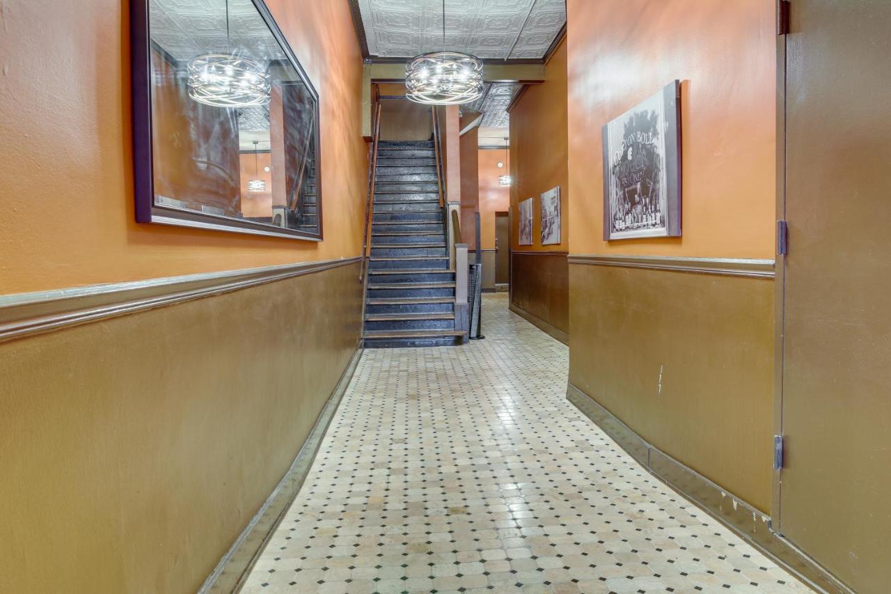 Historic Memphis Condo Walk To Beale Street! 外观 照片